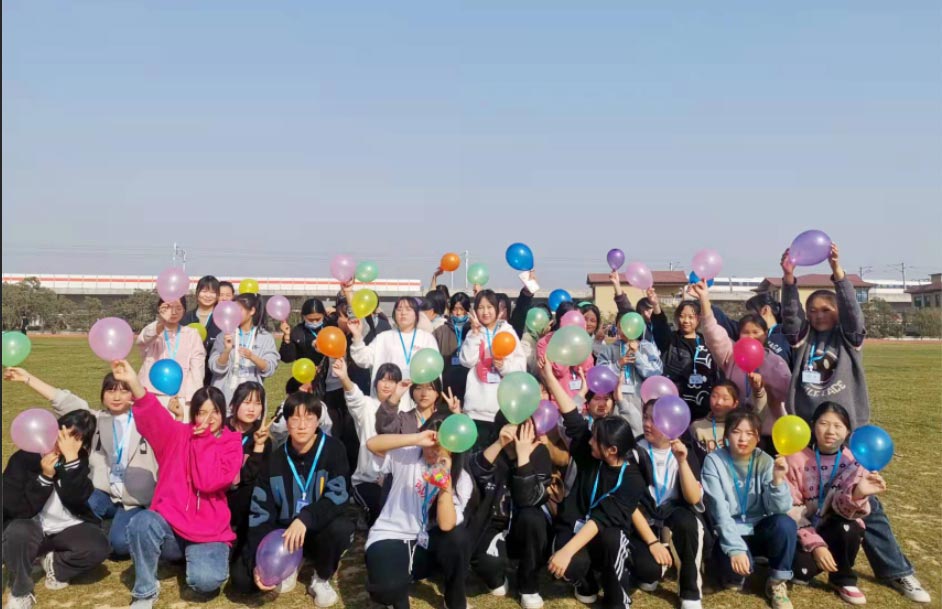 郑州爱婴幼师：2022年，生命中感恩有你