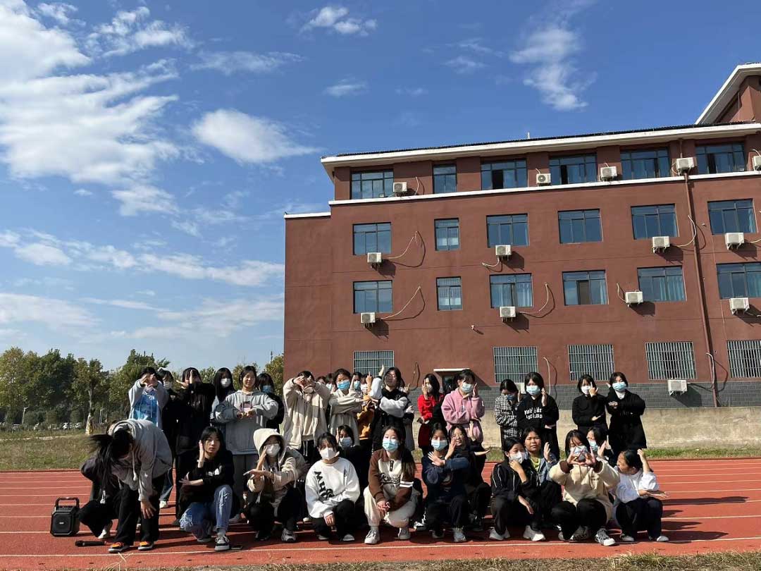 郑州爱婴幼师：2022年，生命中感恩有你