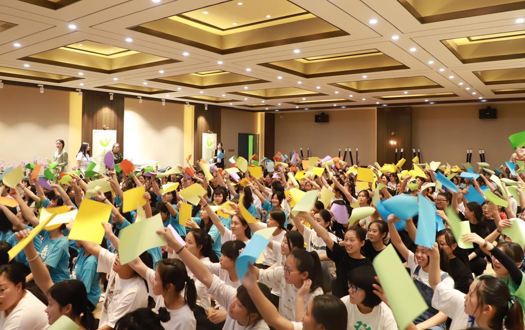 抢先入学赢在春，郑州爱婴幼师2023春季招生火热进行中