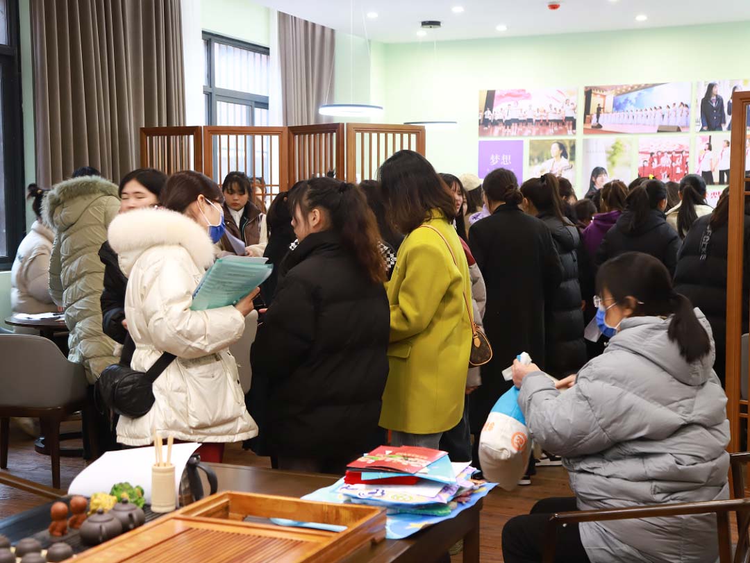 郑州爱婴幼师2023春季毕业生双选会成功举办