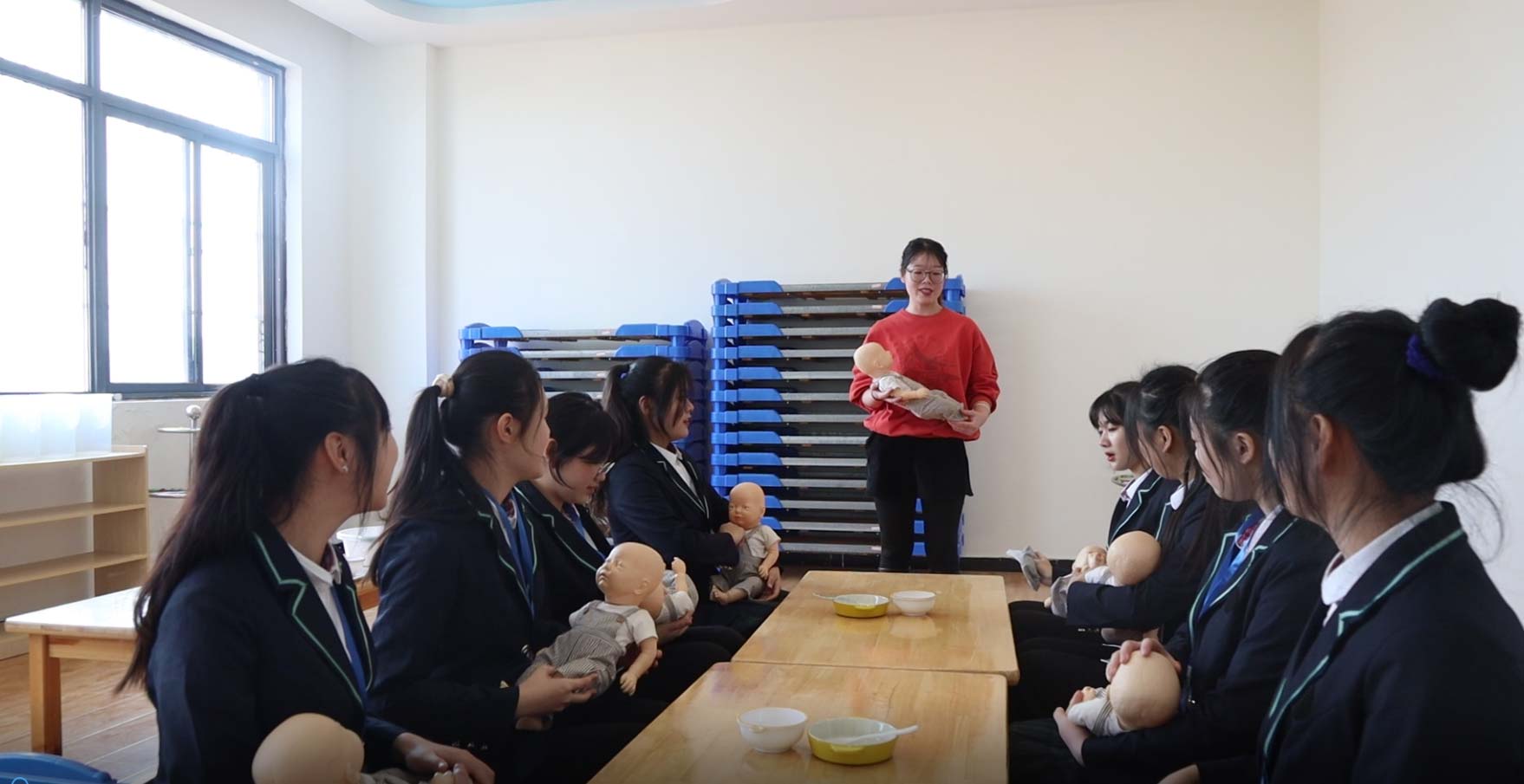 探秘爱婴幼师课堂，梦想从心出发